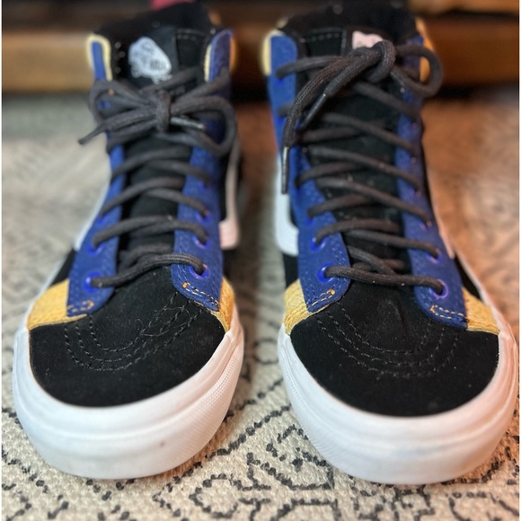 Vans - Picture 3 of 5